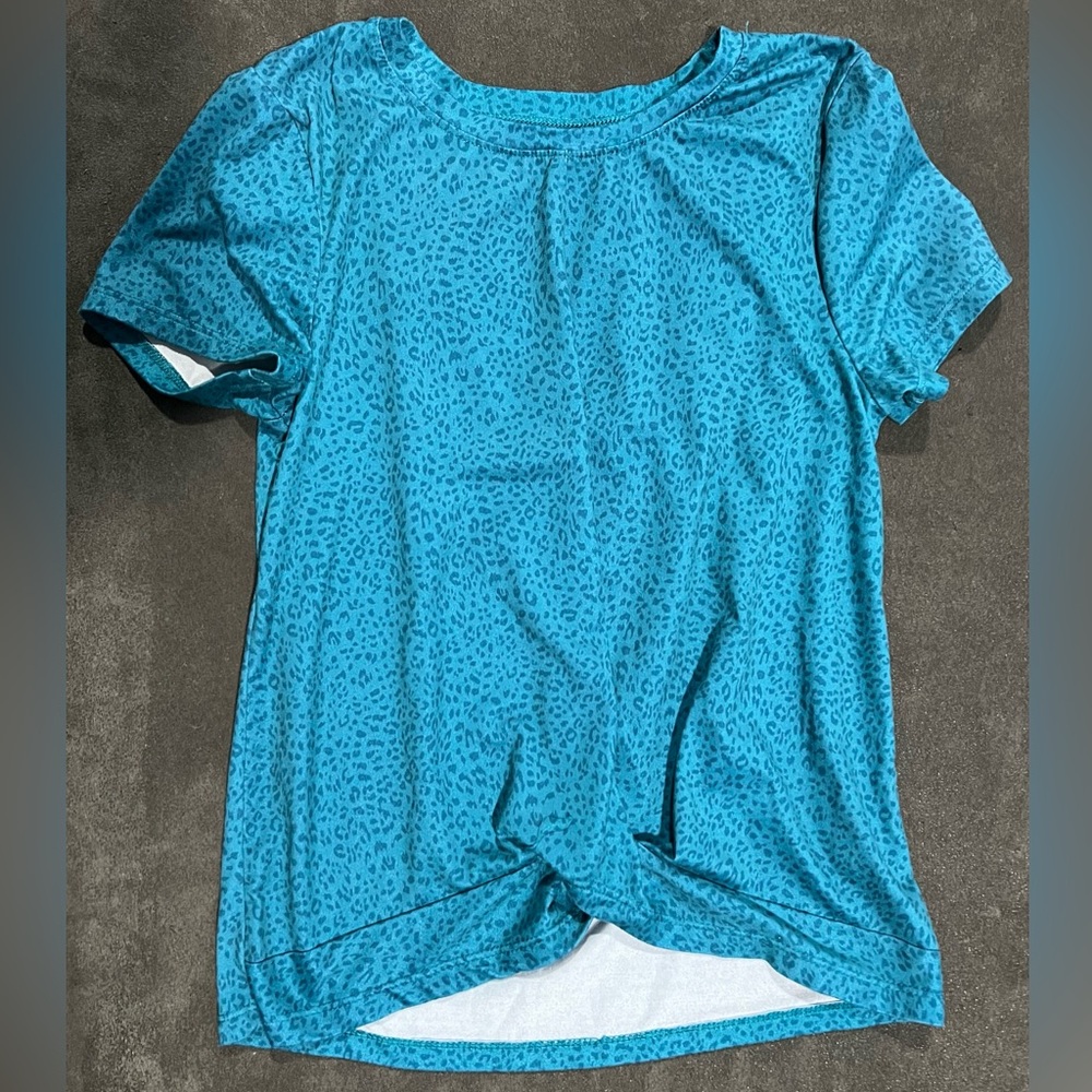Girls size S 7 Tek Gear teal and black cheetah print top